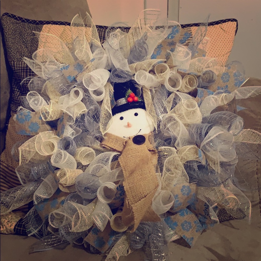 I am selling a winter wreath!